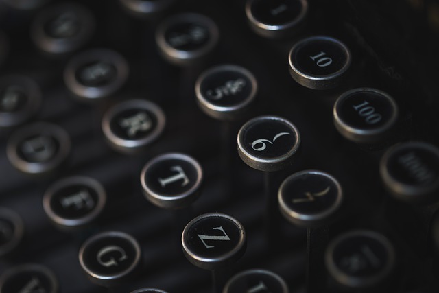 typewriter, typewriter keys, vintage